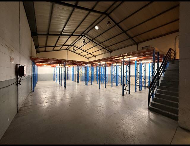 380M² WAREHOUSE TO LET IN PAROW INDUSTRIAL